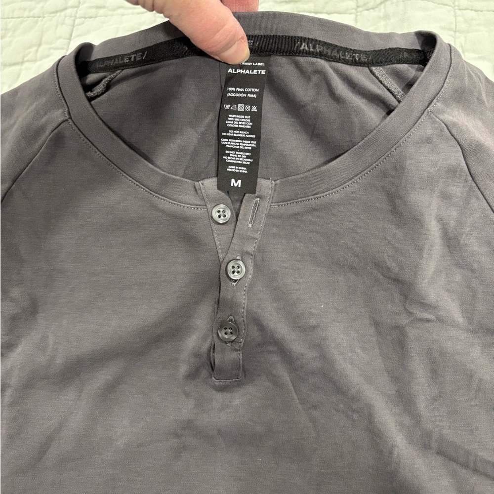Alphalete Men's Lux Long Sleeve Henley Shirt Dark Grey Size Medium - Picture 2 of 3